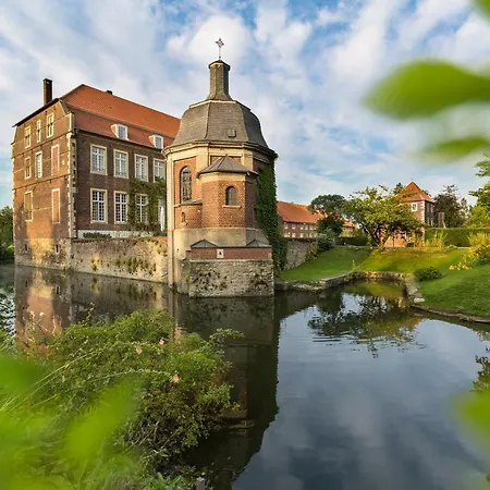 Hotel Schloss Wilkinghege 4*